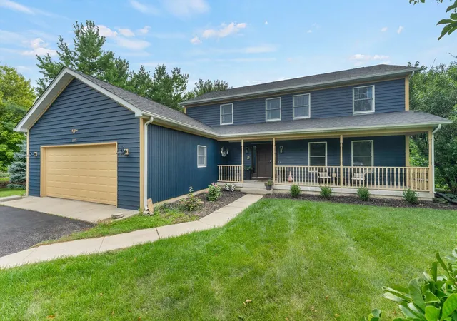 Photo 1 of Single family home for sale at 537 Apache Trl, Lake Villa, IL 60046 | MLS# 12740633 | Listing updated on 2026-10-01