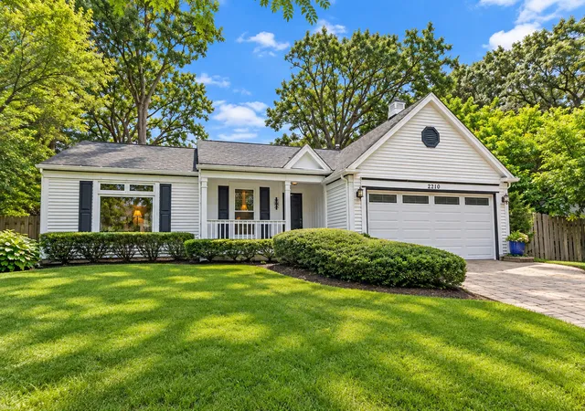 Photo 1 of Single family home for sale at 2210 Tahoe Pkwy, Algonquin, IL 60102 | MLS# 12740719 | Listing updated on 2026-09-15