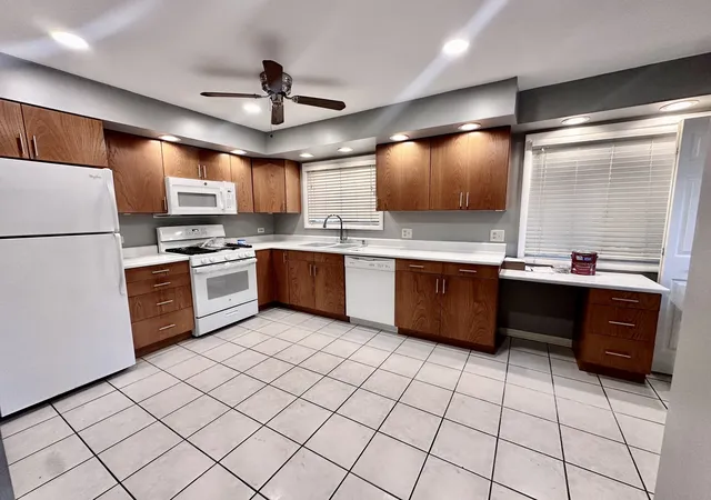 Photo 3 of Single family home for sale at 1702 W Oakton St, Arlington Heights, IL 60004 | MLS# 12740834 | Listing updated on 2026-09-23