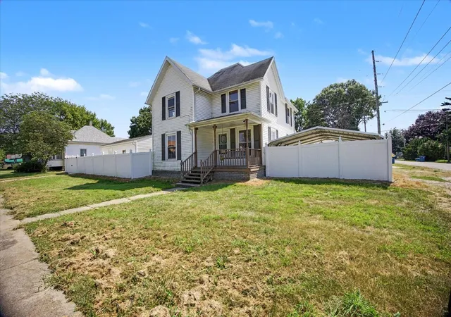Photo 1 of Single family home for sale at 504 E Timber St, Pontiac, IL 61764 | MLS# 12740902 | Listing updated on 2026-10-06
