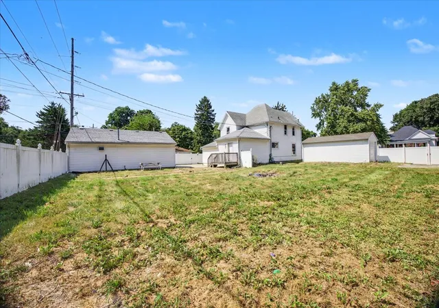 Photo 4 of Single family home for sale at 504 E Timber St, Pontiac, IL 61764 | MLS# 12740902 | Listing updated on 2026-10-06
