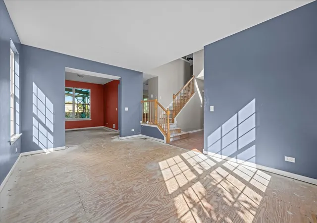 Photo 4 of Single family home for sale at 320 Hampstead Dr, Sugar Grove, IL 60554 | MLS# 12740937 | Listing updated on 2026-10-04