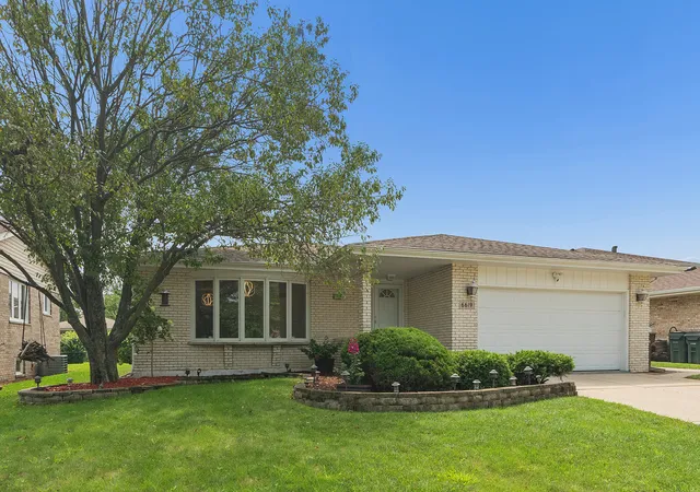 Photo 2 of Single family home for sale at 6619 Courtney Dr, Oak Forest, IL 60452 | MLS# 12741953 | Listing updated on 2026-09-10