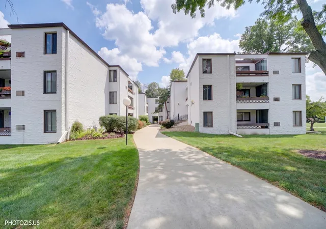 Condo for sale at 322 W Miner St #2A, Arlington Heights, IL 60005 | MLS# 12741990 | Listing updated on 2026-09-15