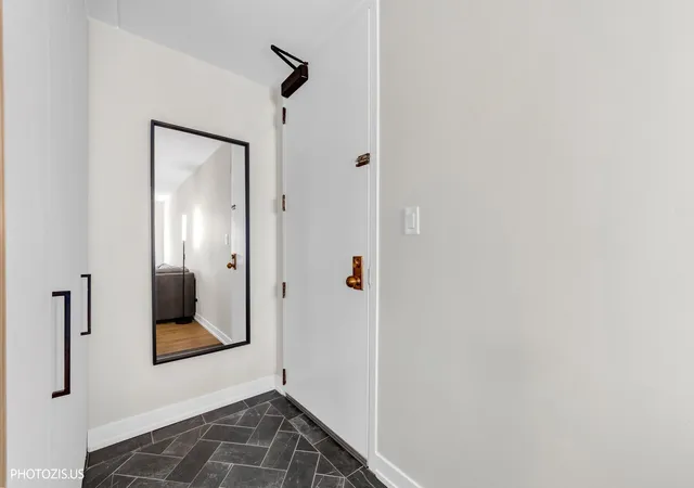 Photo 3 of Condo for sale at 322 W Miner St #2A, Arlington Heights, IL 60005 | MLS# 12741990 | Listing updated on 2026-09-15