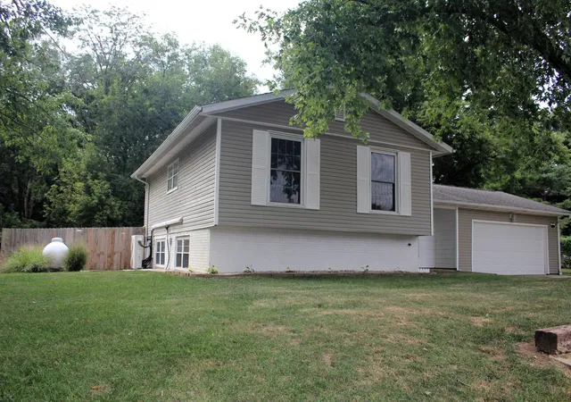 Photo 2 of Single family home for sale at 3457 Nancy Ln, Clinton, IL 61727 | MLS# 12742093 | Listing updated on 2026-10-01