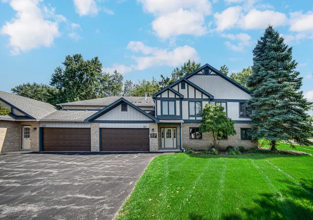 Photo 1 of Condo for sale at 2726 Harbor Dr #2726, Joliet, IL 60431 | MLS# 12742565 | Listing updated on 2026-09-14