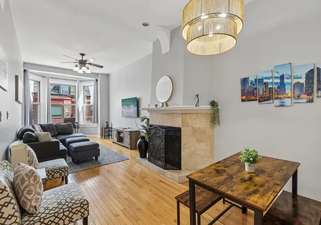 Photo 2 of Condo for sale at 2202 N Clybourn Ave #3, Chicago, IL 60614 | MLS# 12743030 | Listing updated on 2026-09-15