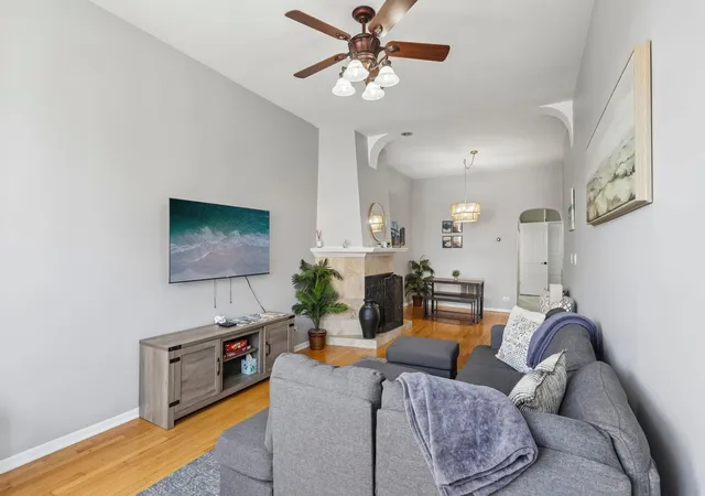 Photo 3 of Condo for sale at 2202 N Clybourn Ave #3, Chicago, IL 60614 | MLS# 12743030 | Listing updated on 2026-09-15