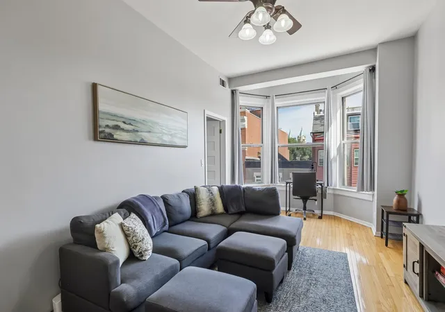 Photo 4 of Condo for sale at 2202 N Clybourn Ave #3, Chicago, IL 60614 | MLS# 12743030 | Listing updated on 2026-09-15
