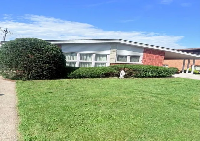 Photo 1 of Single family home for sale at 8560 W Clara Dr, Niles, IL 60714 | MLS# 12743105 | Listing updated on 2026-09-15