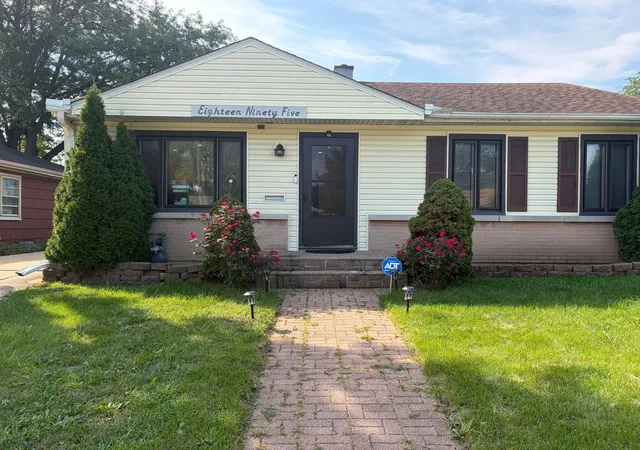 Photo 1 of Single family home for sale at 1895 Welwyn Ave, Des Plaines, IL 60018 | MLS# 12743191 | Listing updated on 2026-09-14