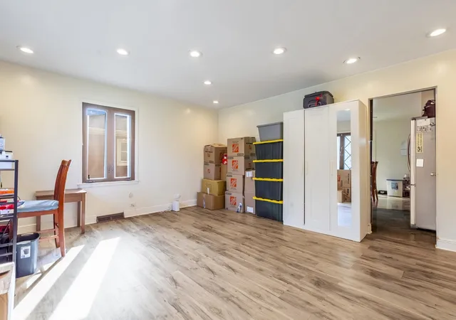 Photo 2 of Single family home for sale at 1895 Welwyn Ave, Des Plaines, IL 60018 | MLS# 12743191 | Listing updated on 2026-09-14