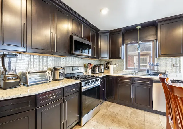 Photo 3 of Single family home for sale at 1895 Welwyn Ave, Des Plaines, IL 60018 | MLS# 12743191 | Listing updated on 2026-09-14