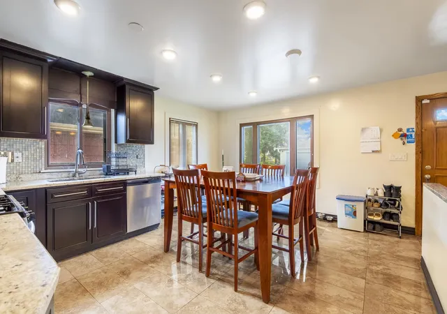 Photo 4 of Single family home for sale at 1895 Welwyn Ave, Des Plaines, IL 60018 | MLS# 12743191 | Listing updated on 2026-09-14