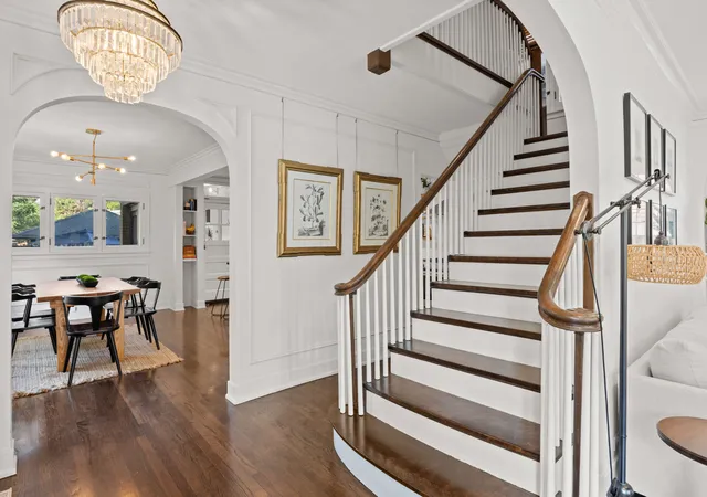 Photo 3 of Single family home for sale at 843 N Oak Park Ave, Oak Park, IL 60302 | MLS# 12743609 | Listing updated on 2026-09-13