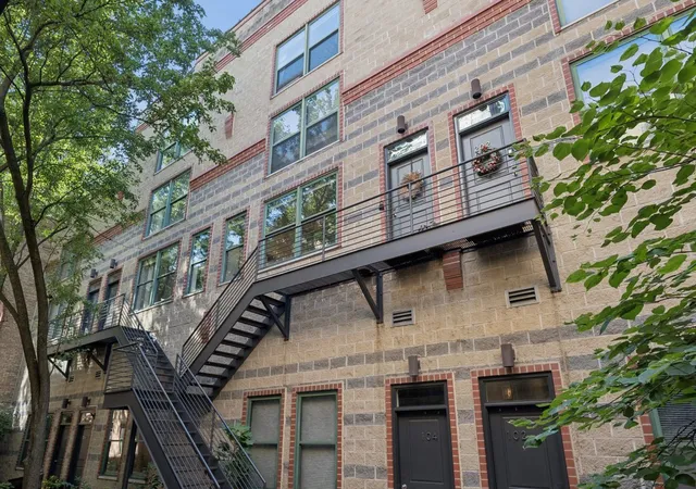 Photo 2 of Condo for sale at 22 N Morgan St #204, Chicago, IL 60607 | MLS# 12743916 | Listing updated on 2026-10-08