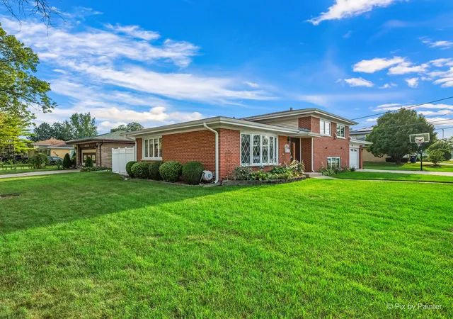 Photo 3 of Single family home for sale at 1241 Fargo Ave, Des Plaines, IL 60018 | MLS# 12743940 | Listing updated on 2026-09-13