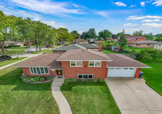Photo 4 of Single family home for sale at 1241 Fargo Ave, Des Plaines, IL 60018 | MLS# 12743940 | Listing updated on 2026-09-13