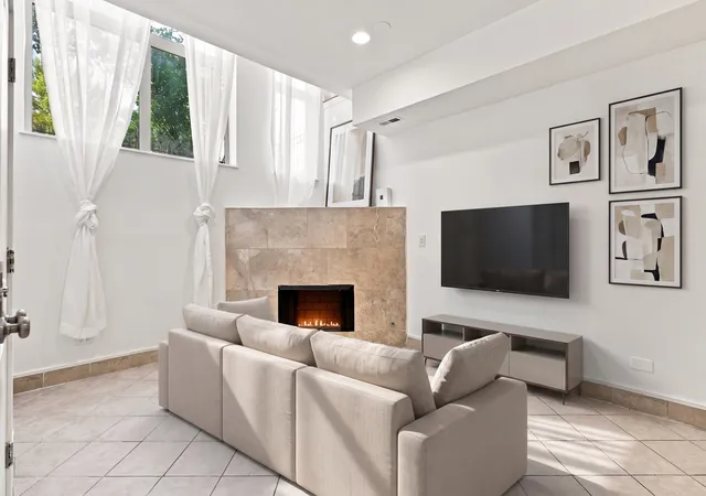 Photo 2 of Condo for sale at 4203 S Prairie Ave #1, Chicago, IL 60653 | MLS# 12743999 | Listing updated on 2026-09-29