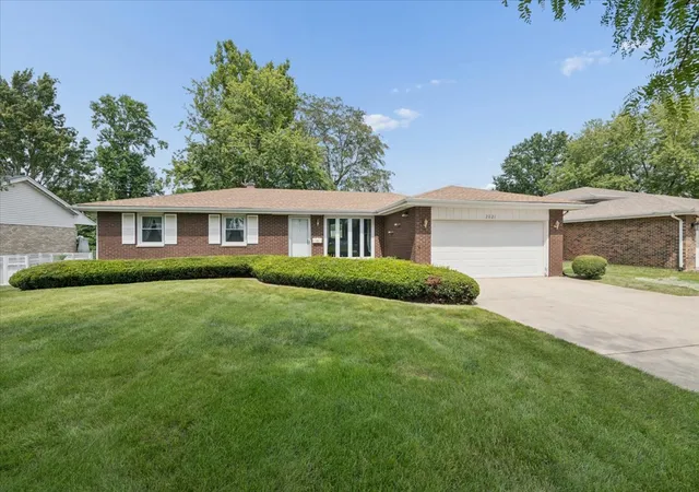 Photo 1 of Single family home for sale at 2021 Glenwood Ave, Joliet, IL 60435 | MLS# 12744022 | Listing updated on 2026-09-11