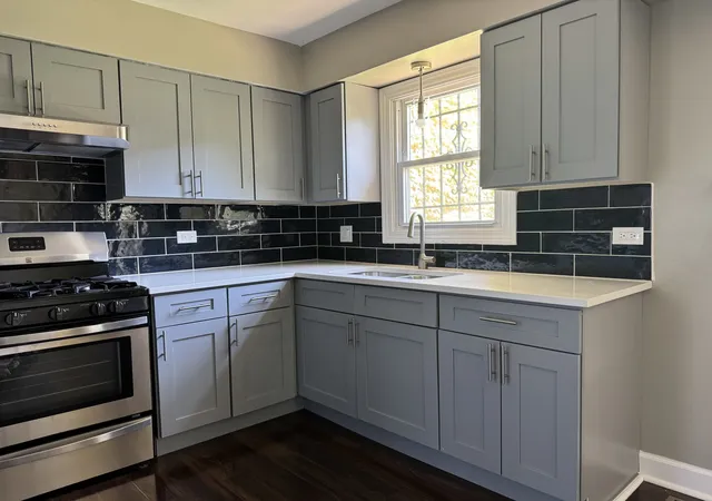 Photo 3 of Townhouse for sale at 6511 S Ellis Ave, Chicago, IL 60637 | MLS# 12744188 | Listing updated on 2026-09-11