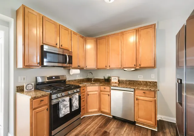 Photo 4 of Condo for sale at 4456 N Kenneth Ave #3, Chicago, IL 60630 | MLS# 12744240 | Listing updated on 2026-09-10