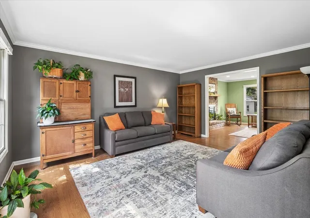 Photo 3 of Single family home for sale at 6079 Indian Trl Rd, Gurnee, IL 60031 | MLS# 12744253 | Listing updated on 2026-09-15