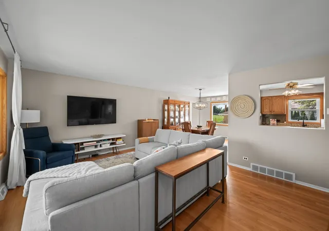 Photo 2 of Single family home for sale at 603 W Saint Aubin Dr, Addison, IL 60101 | MLS# 12744813 | Listing updated on 2026-09-11