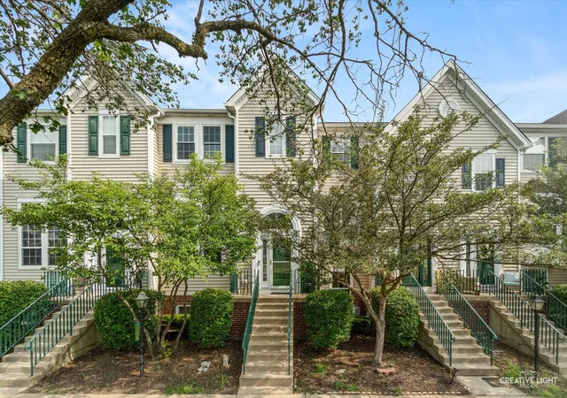 Listing Photo 1 - Condo for sale in building located at 2430 Courtyard Cir, Aurora, IL 60506 - Unit #5