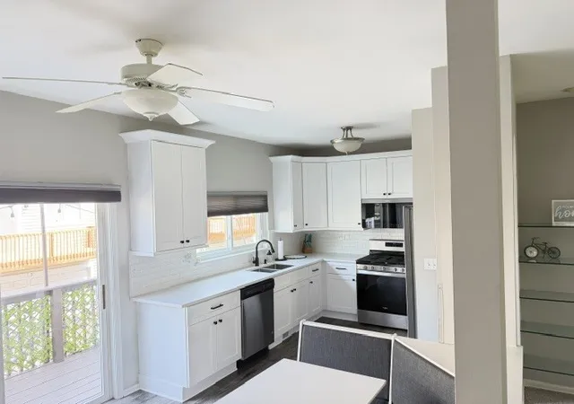 Listing Photo 4 - Condo for sale in building located at 2430 Courtyard Cir, Aurora, IL 60506 - Unit #5
