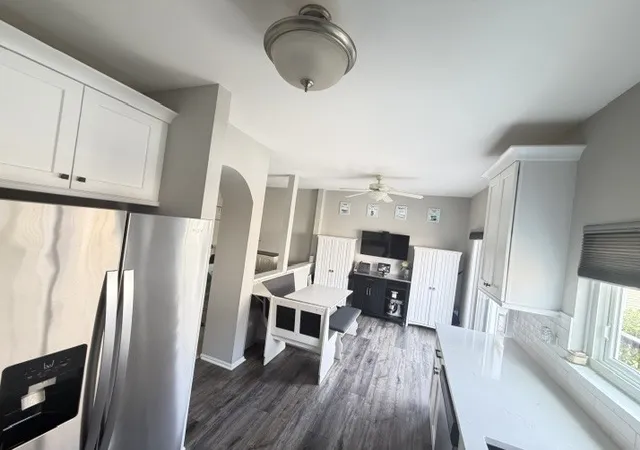 Listing Photo 5 - Condo for sale in building located at 2430 Courtyard Cir, Aurora, IL 60506 - Unit #5