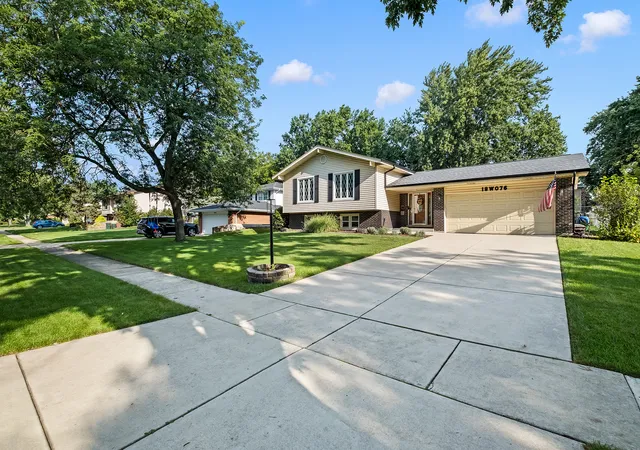 Photo 2 of Single family home for sale at 18w076 71st Street, Darien, IL 60561 | MLS# 12745124 | Listing updated on 2026-09-14