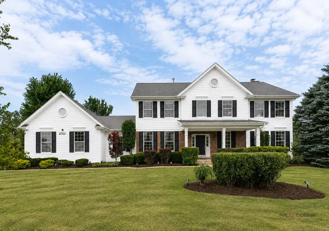 Photo 1 of Single family home for sale at 27517 E Savannah Trl, Lake Barrington, IL 60010 | MLS# 12745521 | Listing updated on 2026-09-26