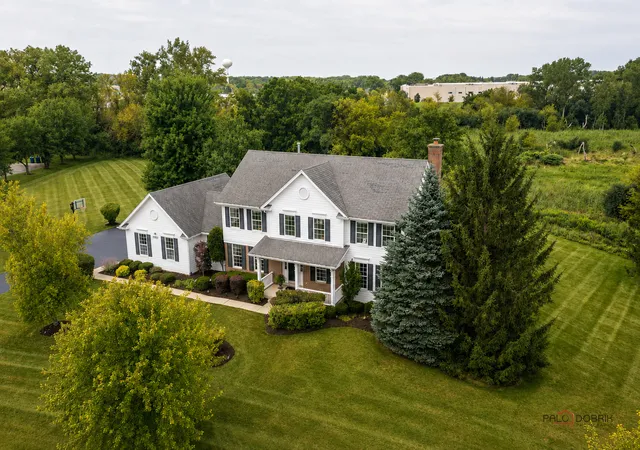 Photo 3 of Single family home for sale at 27517 E Savannah Trl, Lake Barrington, IL 60010 | MLS# 12745521 | Listing updated on 2026-09-26