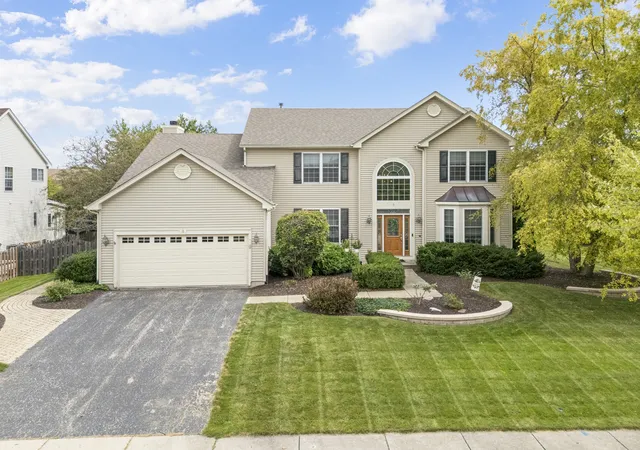 Photo 1 of Single family home for sale at 3 Walbridge Ct, Algonquin, IL 60102 | MLS# 12745609 | Listing updated on 2026-09-14