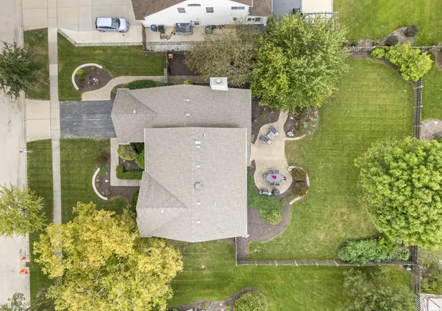Photo 2 of Single family home for sale at 3 Walbridge Ct, Algonquin, IL 60102 | MLS# 12745609 | Listing updated on 2026-09-14