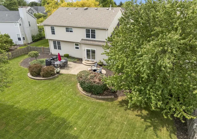 Photo 3 of Single family home for sale at 3 Walbridge Ct, Algonquin, IL 60102 | MLS# 12745609 | Listing updated on 2026-09-14