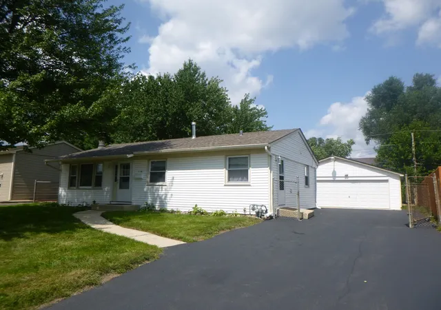 Photo 1 of Sale Pending at 116 Del Rio Rd, Carpentersville, IL 60110 | MLS# 12745746 | Listing updated on 2026-09-10