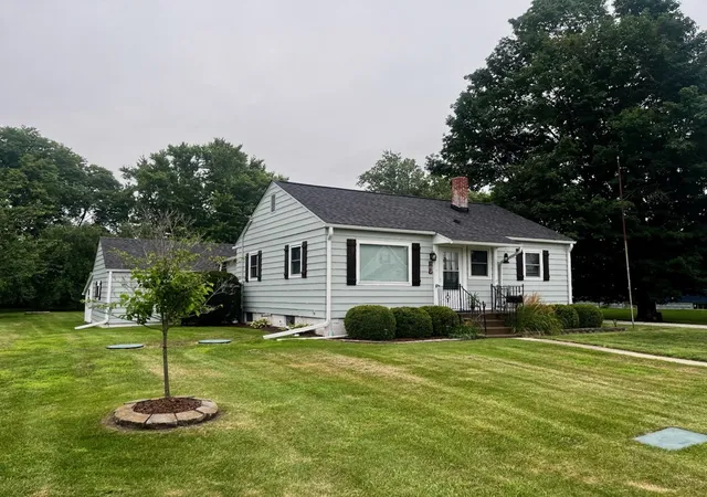 Photo 1 of Single family home for sale at 102 E Washington St, Danforth, IL 60930 | MLS# 12745822 | Listing updated on 2026-10-05