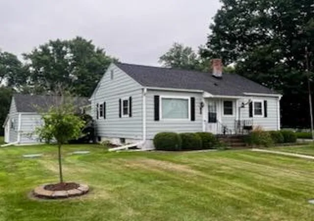 Photo 3 of Single family home for sale at 102 E Washington St, Danforth, IL 60930 | MLS# 12745822 | Listing updated on 2026-10-05