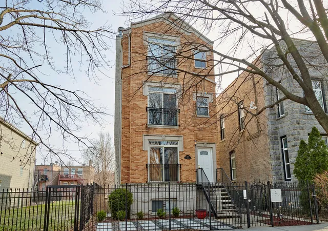 Photo 1 of Condo for sale at 2921 W Washington Blvd #3, Chicago, IL 60612 | MLS# 12745891 | Listing updated on 2026-10-09