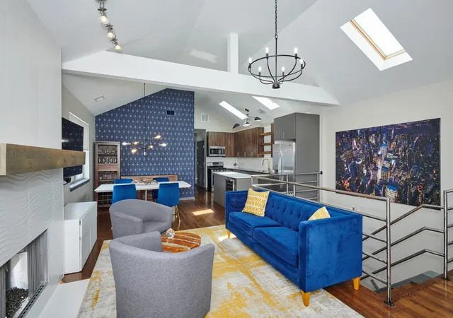 Photo 2 of Condo for sale at 2921 W Washington Blvd #3, Chicago, IL 60612 | MLS# 12745891 | Listing updated on 2026-10-09