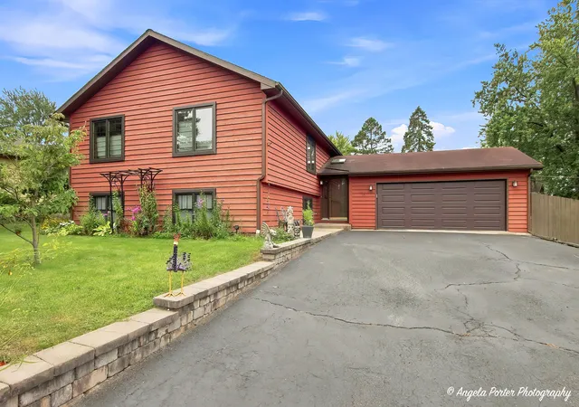Photo 1 of Single family home for sale at 210 Maplewood Dr, Antioch, IL 60002 | MLS# 12746269 | Listing updated on 2026-09-23
