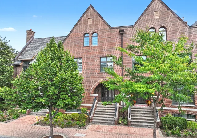 Townhouse for sale at 11 S Emerson St, Mount Prospect, IL 60056 | MLS# 12746337
