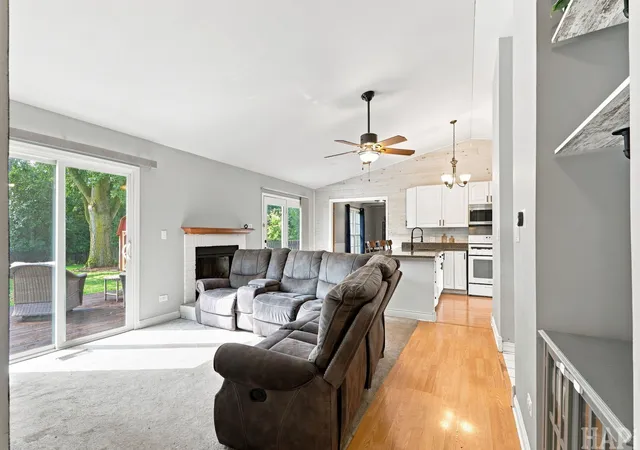 Photo 4 of Single family home for sale at 629 Eastport Ct, Island Lake, IL 60042 | MLS# 12746443 | Listing updated on 2026-09-12