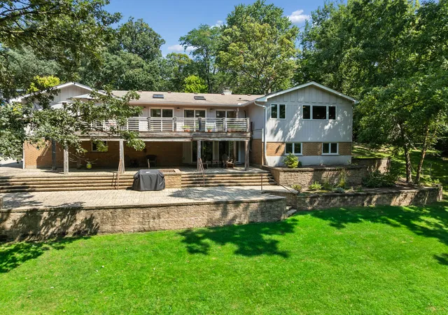 Photo 3 of Single family home for sale at 1113 Crane Dr, Sleepy Hollow, IL 60118 | MLS# 12746602 | Listing updated on 2026-09-15
