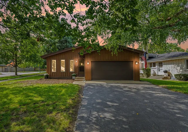 Photo 1 of Single family home for sale at 452 Commonwealth Ln, Elmhurst, IL 60126 | MLS# 12746639 | Listing updated on 2026-09-09