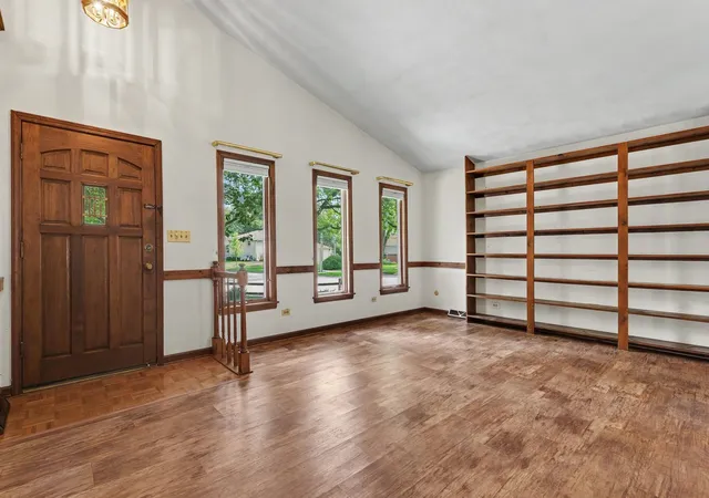 Photo 3 of Single family home for sale at 452 Commonwealth Ln, Elmhurst, IL 60126 | MLS# 12746639 | Listing updated on 2026-09-09