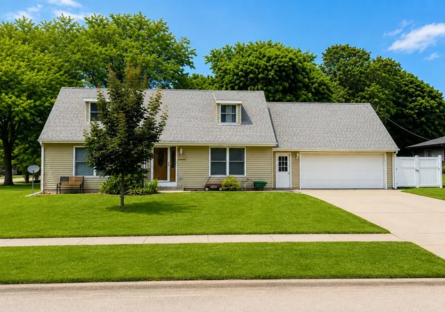 Photo 1 of Single family home for sale at 2219 Highland Dr, Sycamore, IL 60178 | MLS# 12746646 | Listing updated on 2026-09-15